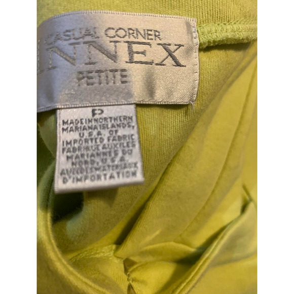Casual Corner Annex Petite Yellow Top With Decorative Ring Accent Size XS - Picture 3 of 3